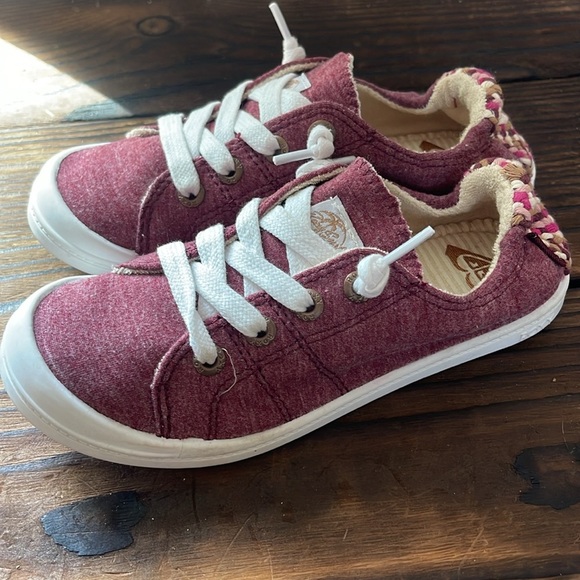 New Kids' Limited Edition Roxy Bayshore Soft Sneakers - Picture 2 of 6